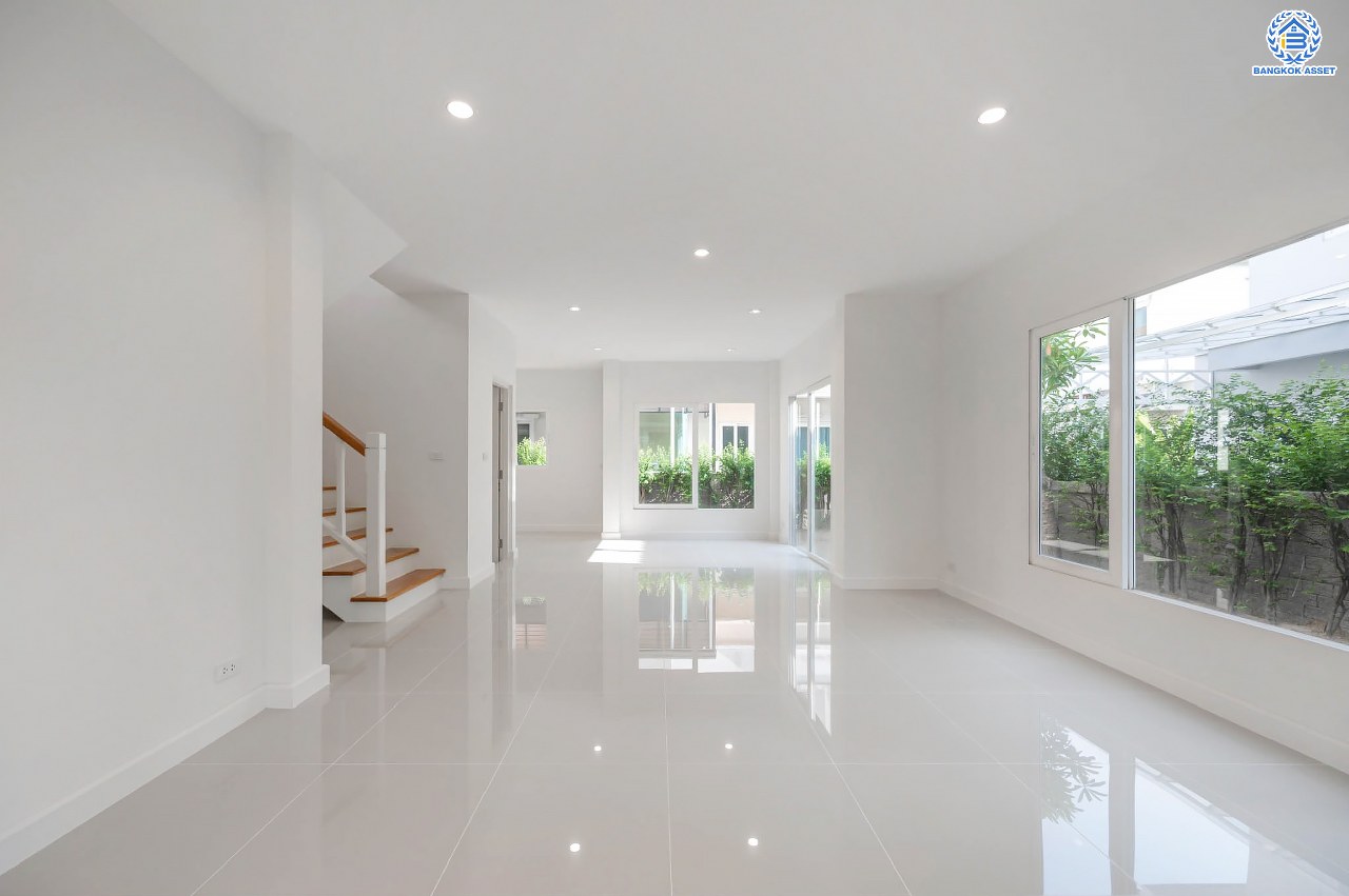 บ้านมือสองตกแต่งใหม่ โครงการ คาซ่าวิลล์ ราชพฤกษ์-แจ้งวัฒนะ จากแบรนด์ Q.House ต่อเติมครบพร้อมเข้าอยู่ เนื้อที่ 50 ตร.ว. ฟังก์ชันจัดเต็ม 3 ห้องนอน 2 ห้องน้ำ จอดรถได้ 2 คัน บนทำเลศักยภาพ ติดถนนราชพฤกษ์ ใกล้ทางด่วน "แจ้งวัฒนะ" และเซ็นทรัลแจ้งวัฒนะ